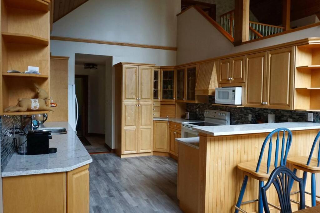 Chalet Style Cottage Near Shawnigan Lake Exterior foto